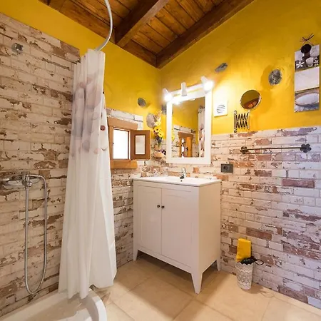 纳图拉加纳利亚度假屋 * 摩亚